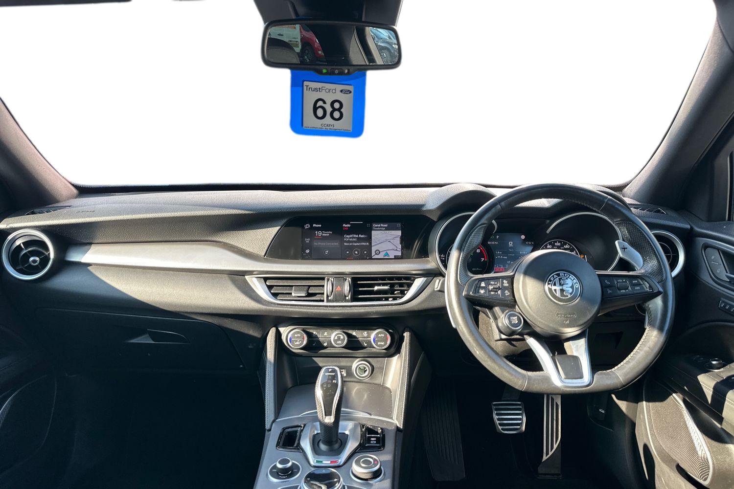 Alfa Romeo STELVIO Photo 9