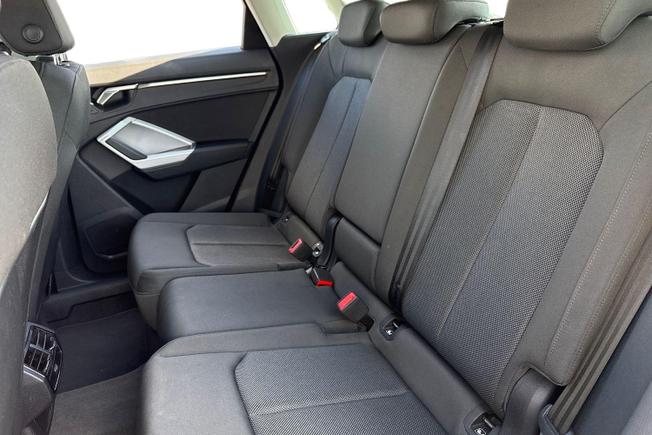 AUDI Q3 Photo 9