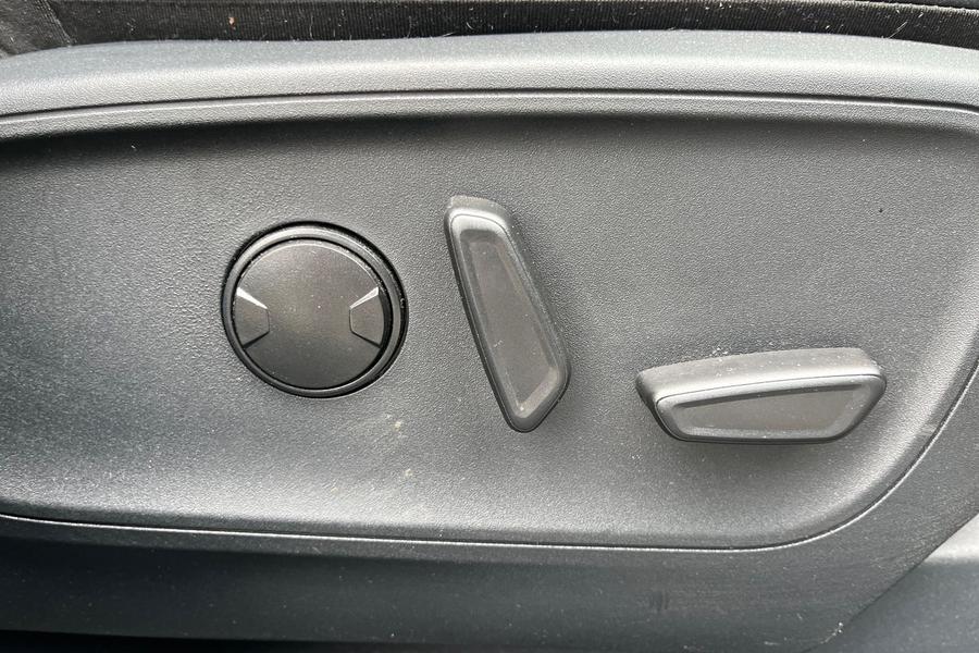 Ford Kuga Photo autoimg-3c9cb2365a0653927915e570c946f292aacbc015.jpg