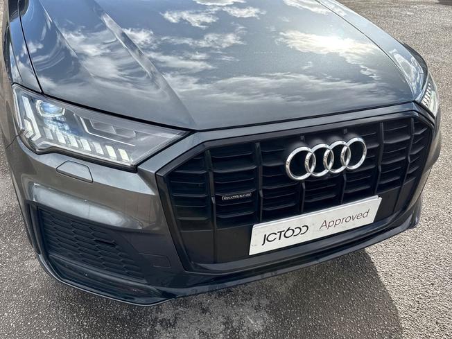 AUDI Q7 Photo 35