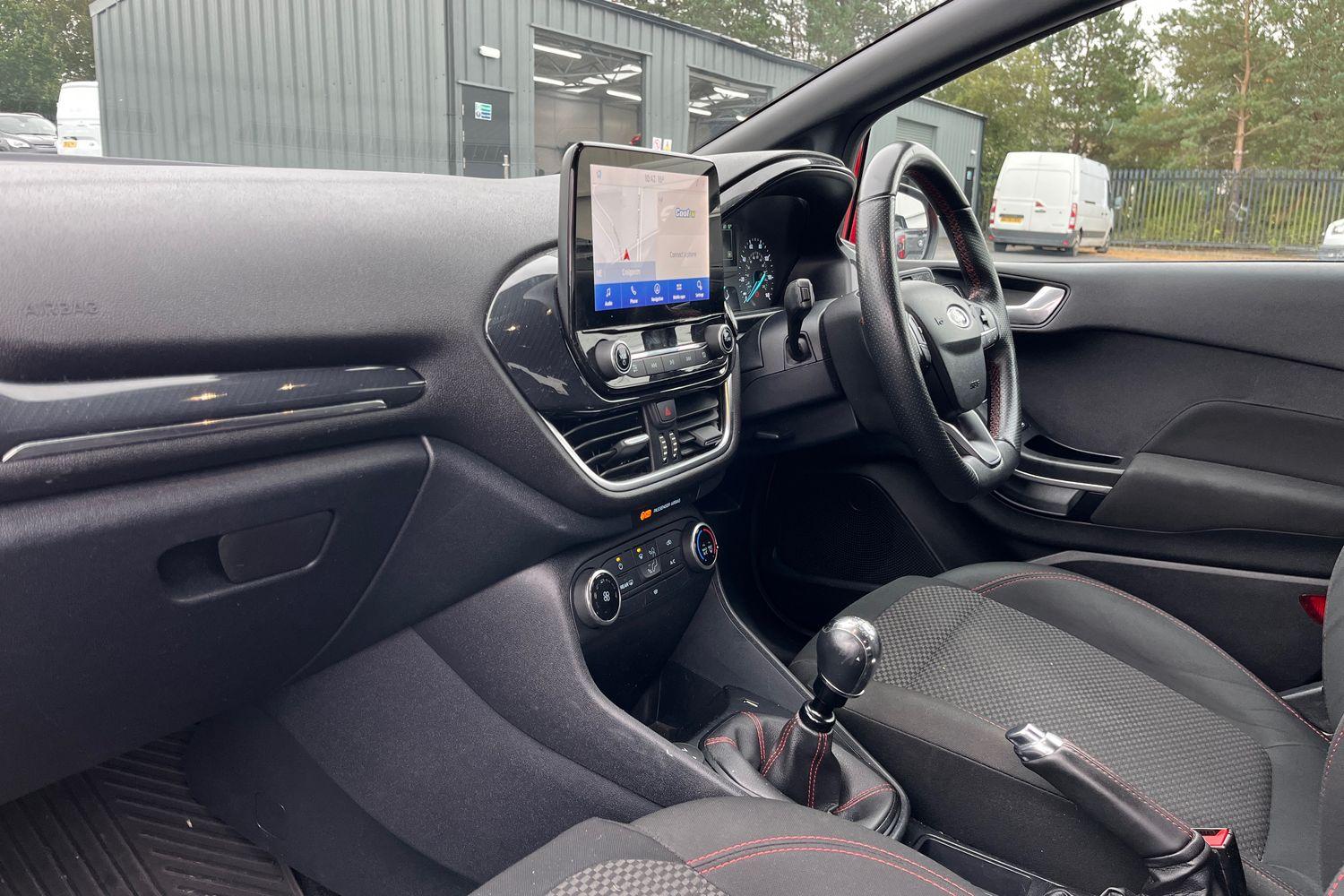 Ford Fiesta Photo 17