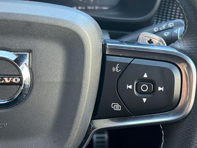 VOLVO Xc40 Photo 17