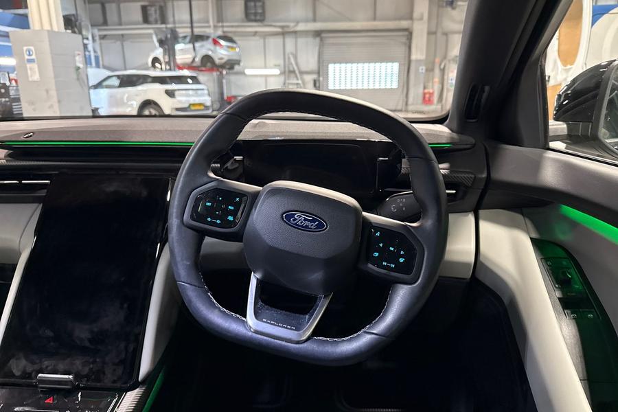 Ford Explorer Photo autoimg-3ca60cb16e228578132d8a8dddb5da6ef1815116.jpg