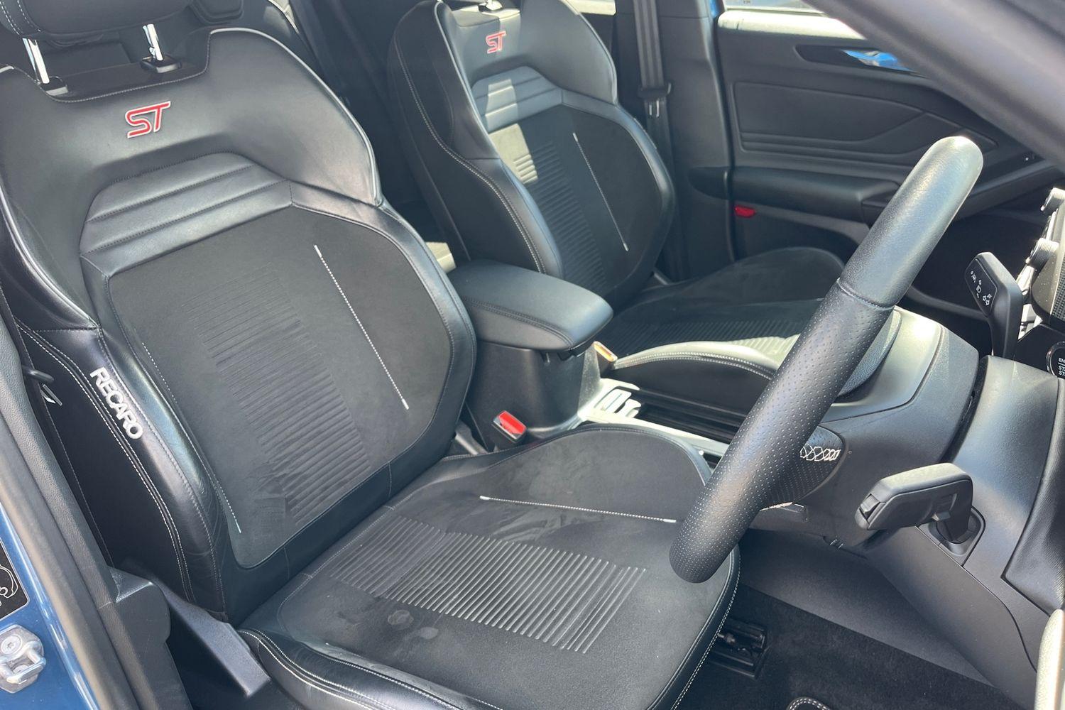 Ford Focus Photo 16