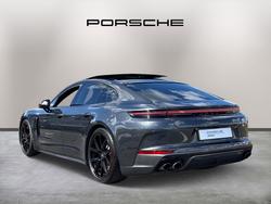 PORSCHE Panamera Photo 5