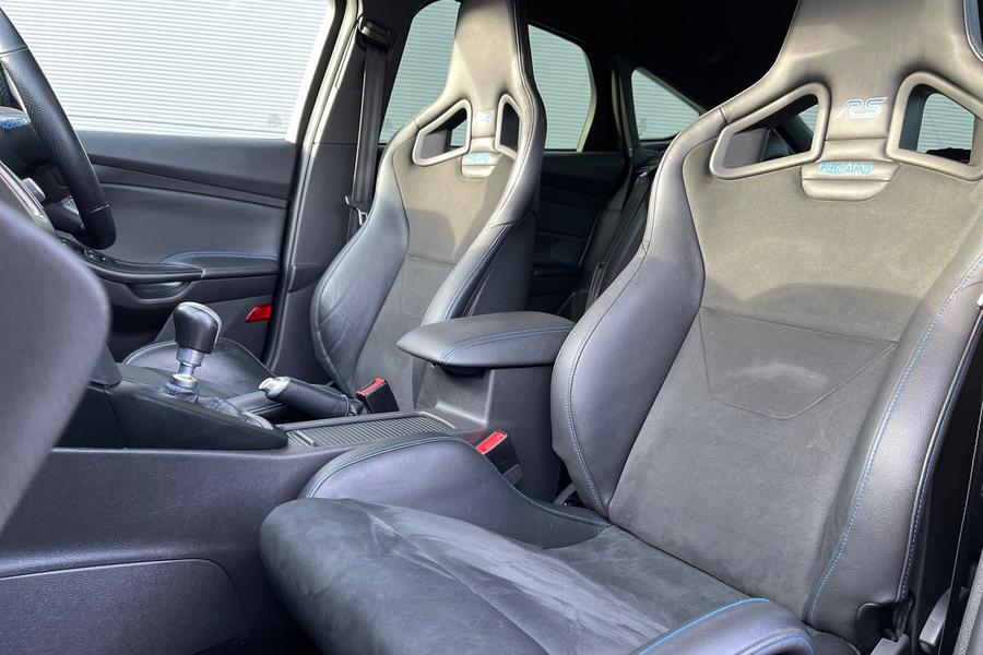 Ford FOCUS RS Photo autoimg-3cab806e7965a4d09f34f075f00cc5d830d868e2.jpg