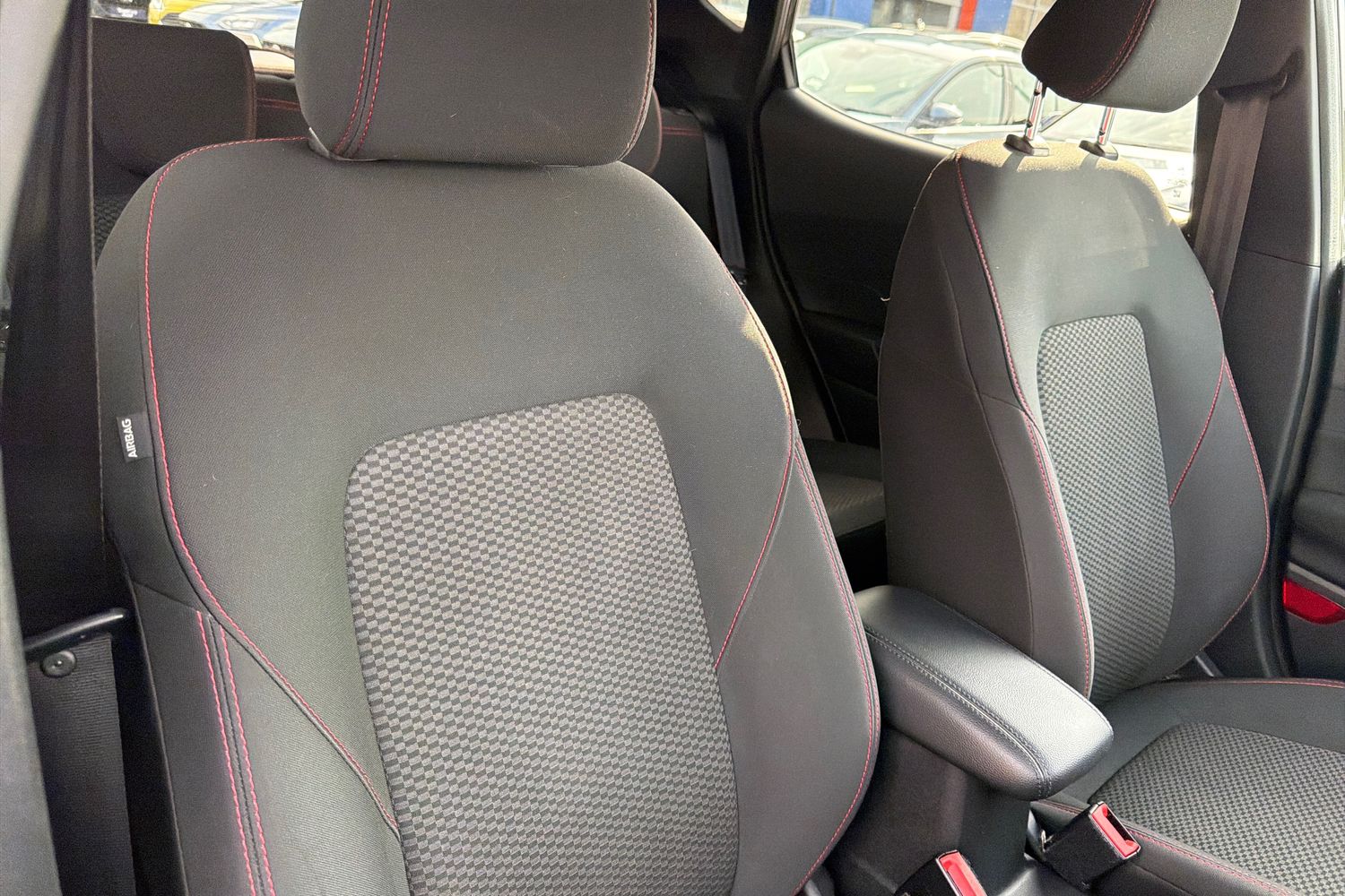 Ford FIESTA Photo 16