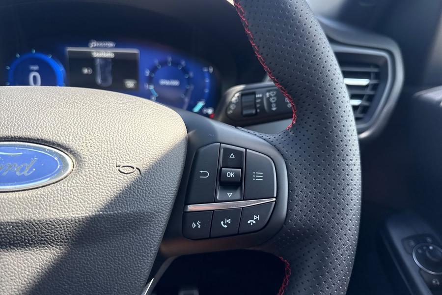 Ford Kuga Photo autoimg-3cb26bbabf6e5cc85d012acb64210c207016b57e.jpg