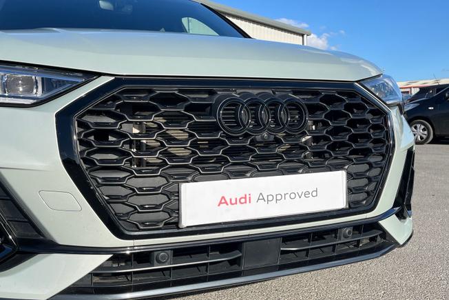 AUDI Q3 Photo 22