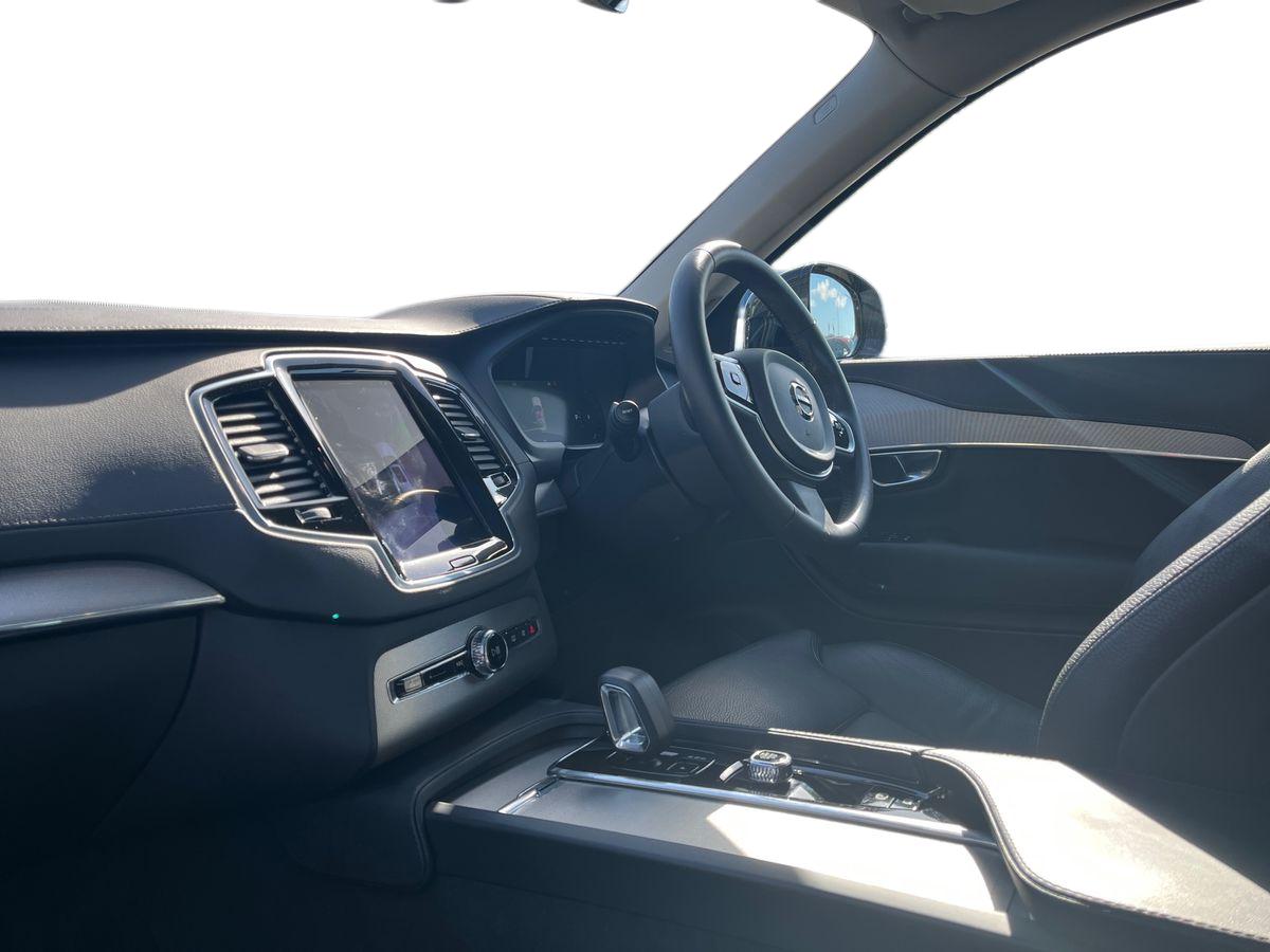 Volvo XC90 Photo 2