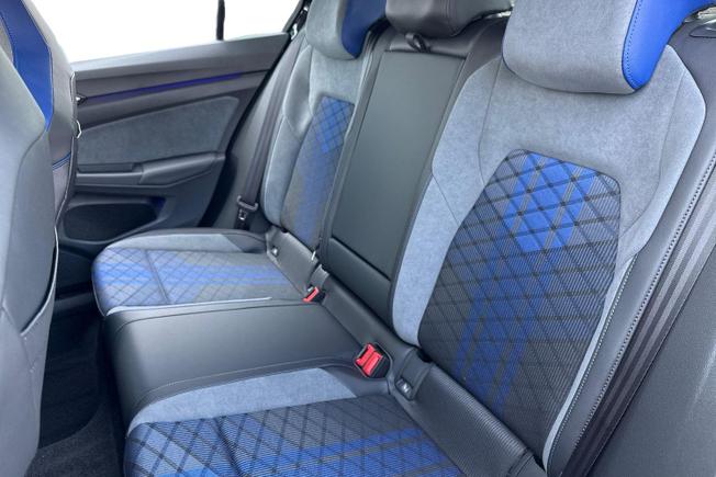 VOLKSWAGEN Golf Photo 9