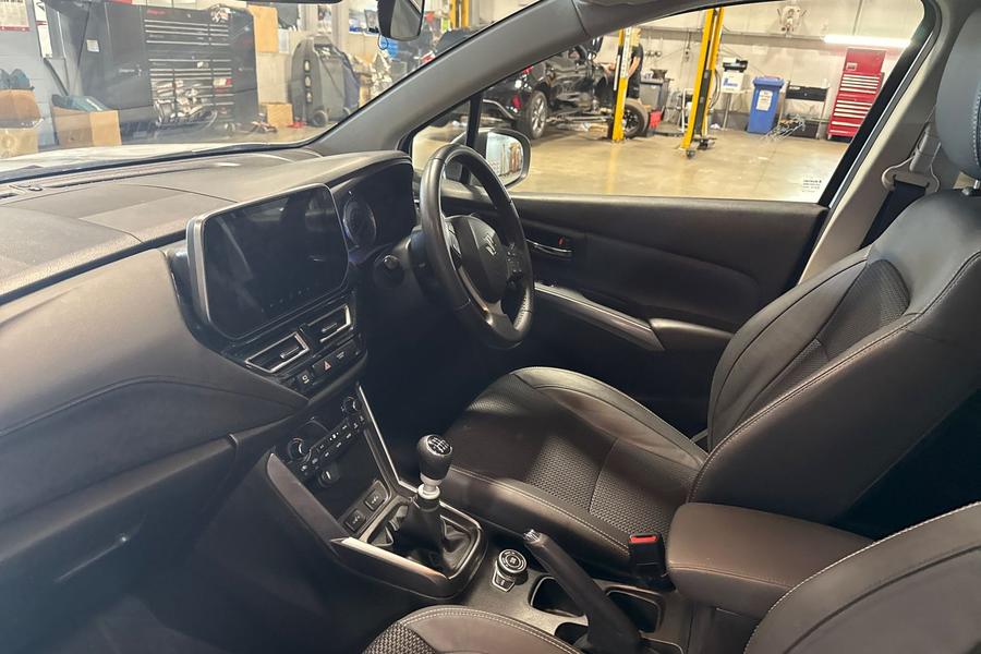 Suzuki S-Cross Photo autoimg-3cc68909ccfbdd579342b3ada7f64f9d7939e832.jpg