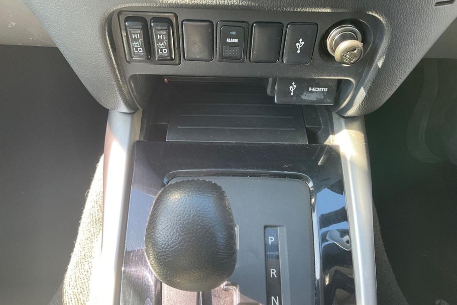 Used Mitsubishi L200 YA19RCU 27