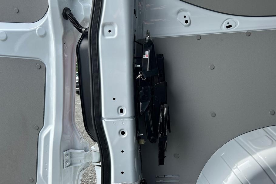 Used Ford TRANSIT CUSTOM PX25YRZ 32
