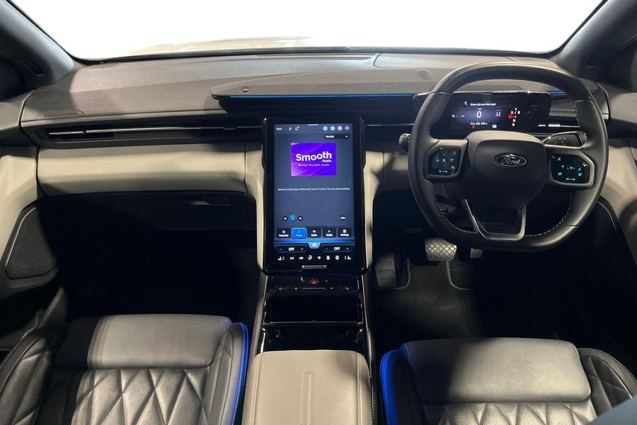Ford Explorer Photo autoimg-3cd4fc13518137eb5e026bda25db5d58873ae64c.jpg