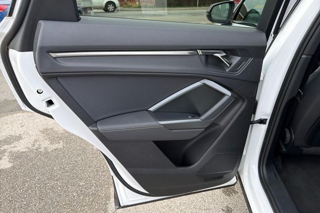 Audi Q3 Photo 38