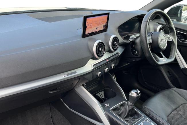 Audi Q2 Photo 2