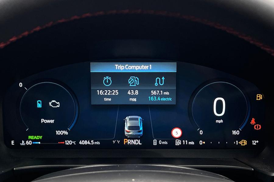 Ford Kuga Photo autoimg-3ce2f82075191d3add851766cce8f43e2b313f3f.jpg