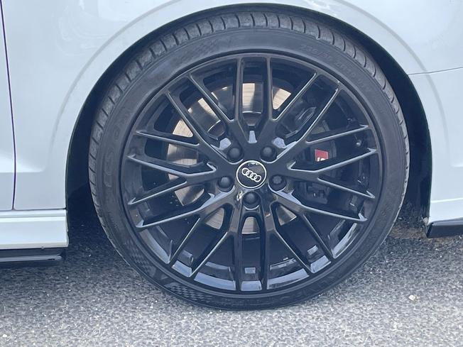 AUDI S3 Photo 5