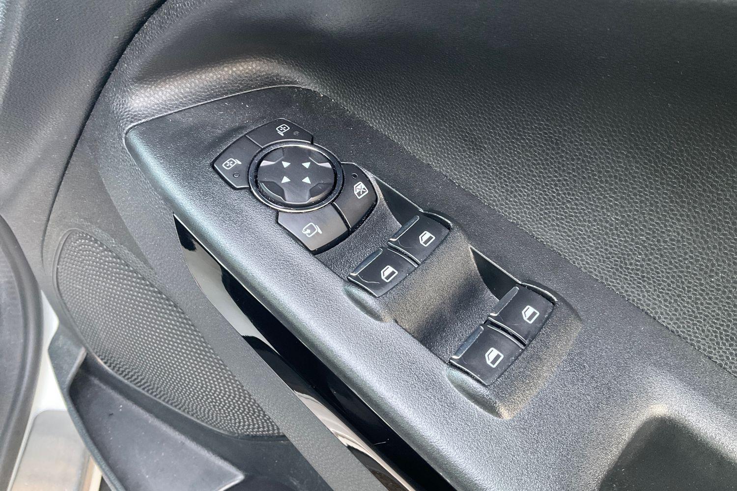 Ford ECOSPORT Photo 15