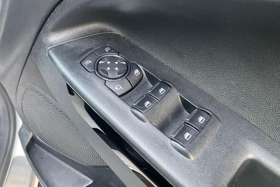 Ford ECOSPORT Photo autoimg-3ce8cce57aff4487d8258e431a7f1c4538634438.jpg