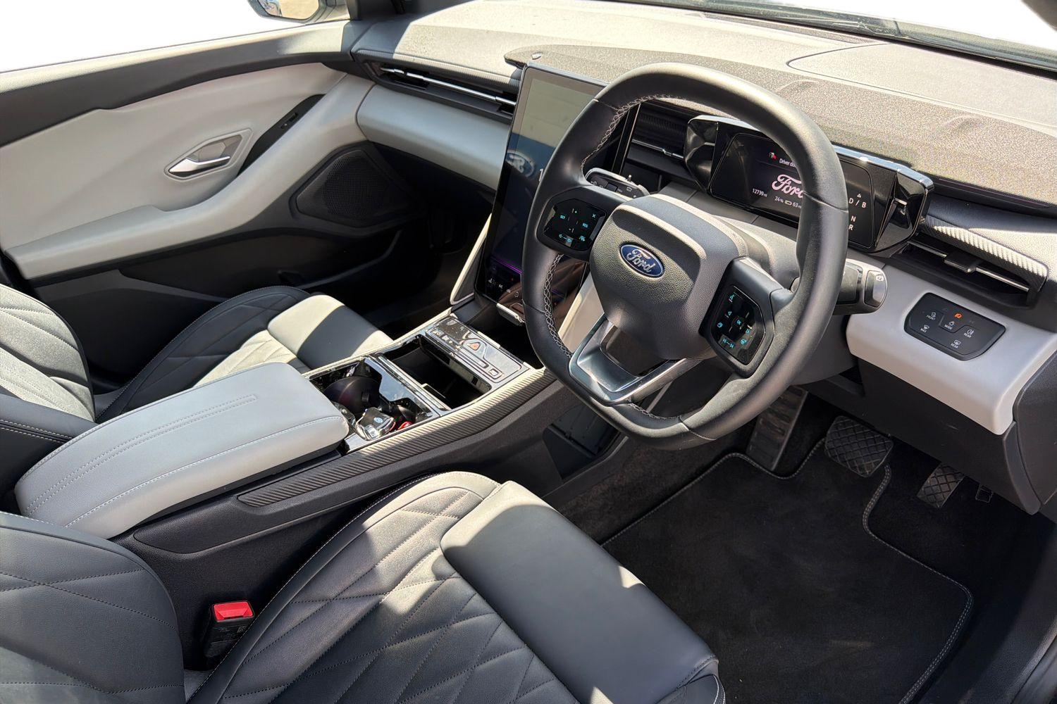 Ford EXPLORER Photo 8
