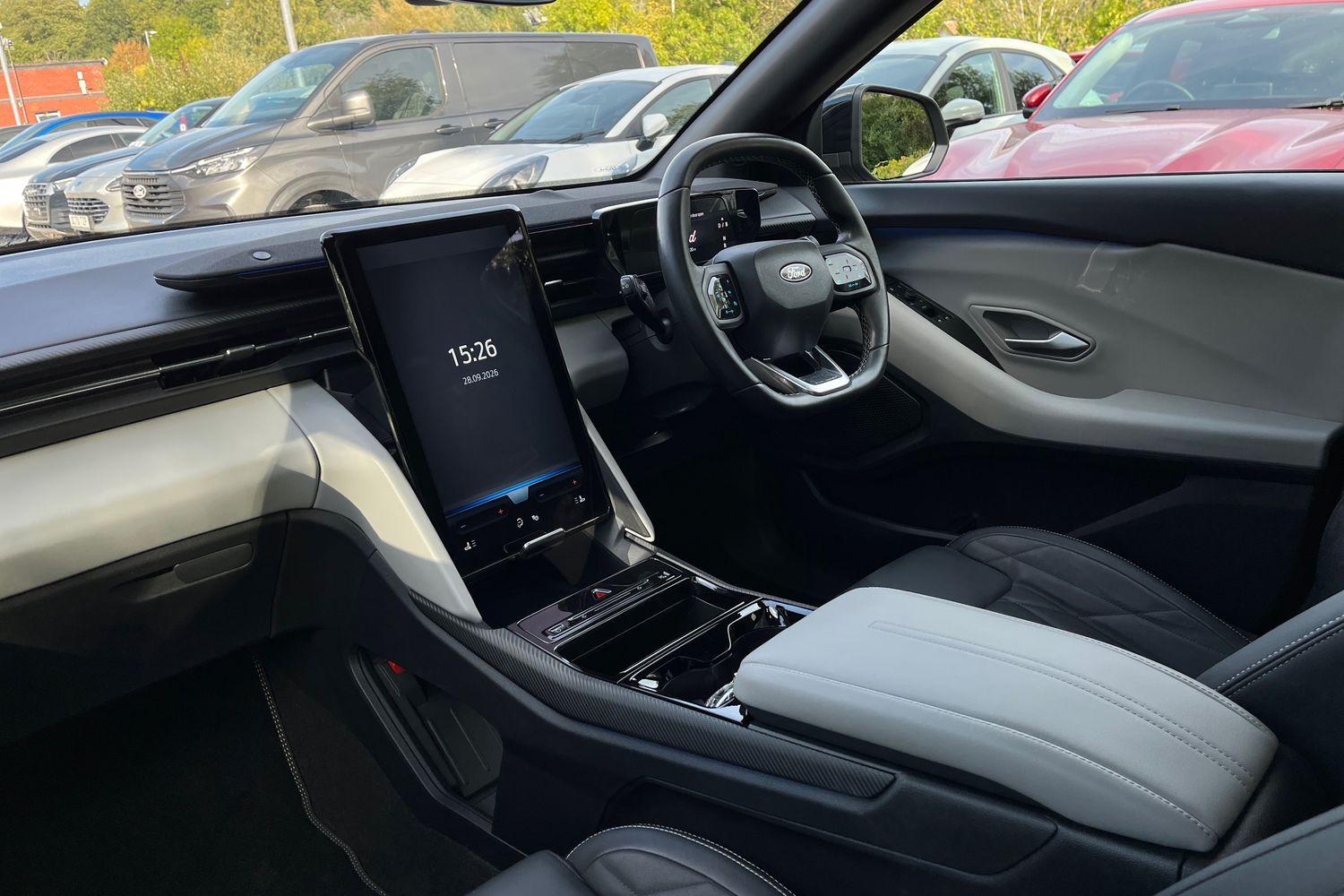 Ford Explorer Photo 17