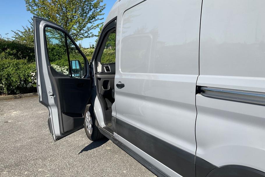 Used Ford TRANSIT WN75AZR 17