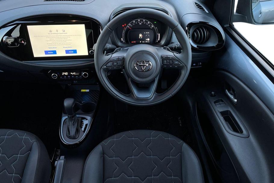 Used Toyota Aygo X 11