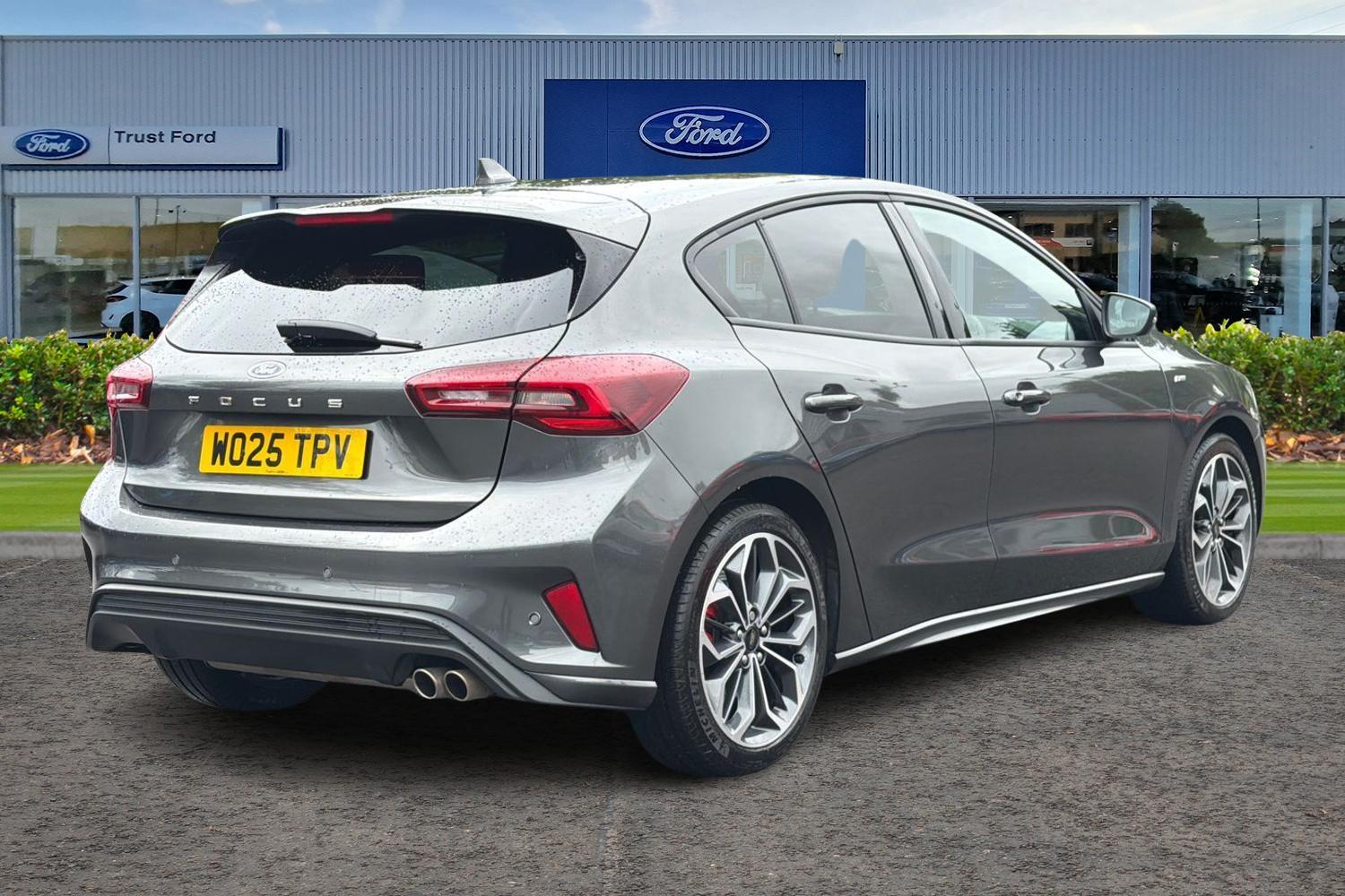 Ford Focus Photo 3