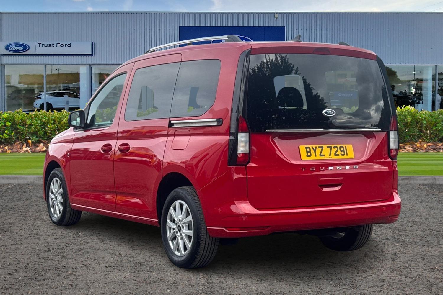 Ford TOURNEO CONNECT Photo 1