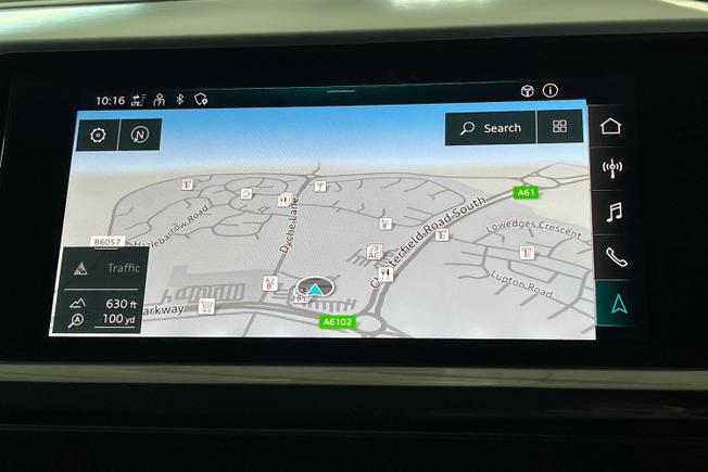 AUDI Q4 e-tron Photo 14