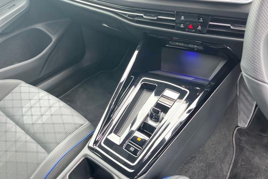Volkswagen Golf Photo autoimg-3cf05bd5c27489416f2b4884fb529896028e1a8b.jpg