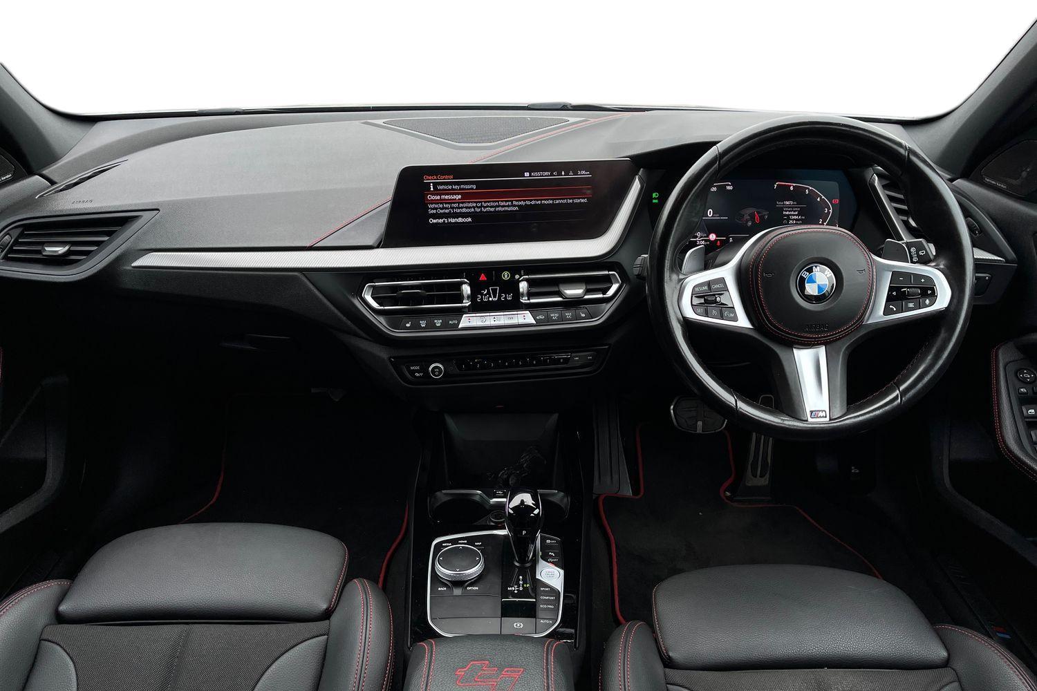 BMW 1 SERIES Photo 9