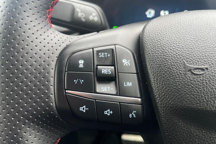 Ford KUGA Photo autoimg-3cf7dbf83d5f162039167e205e36125fc75bf9e8.jpg