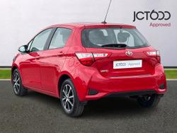 TOYOTA Yaris Photo 3