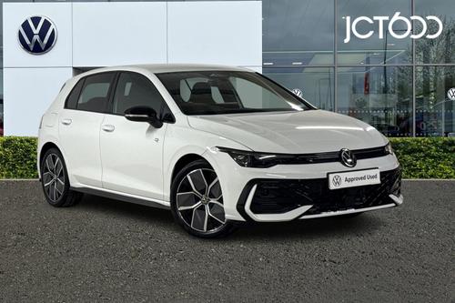 VOLKSWAGEN Golf Black Edition 1.5 eTSI MHEV 150 PS 7-Speed DSG 5 Door