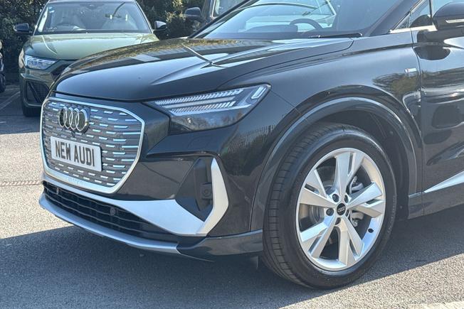 AUDI  Q4 SUV Photo 22
