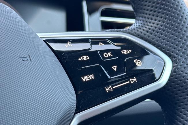 VOLKSWAGEN Touareg Photo 17