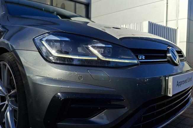 Volkswagen Golf Photo 19