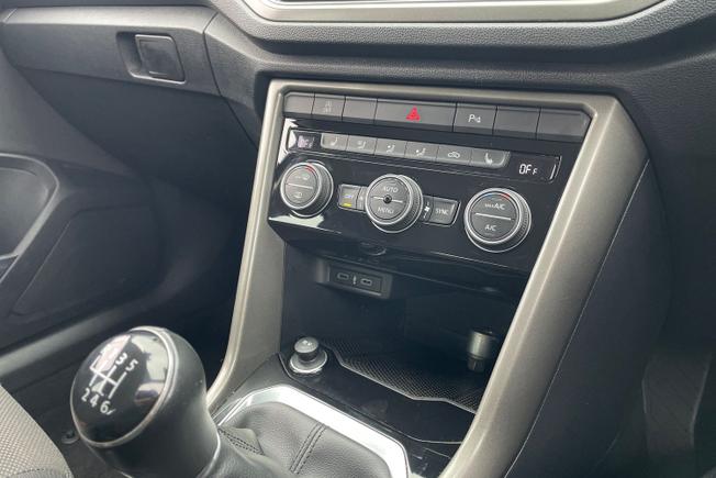 Volkswagen T-Roc Photo 25