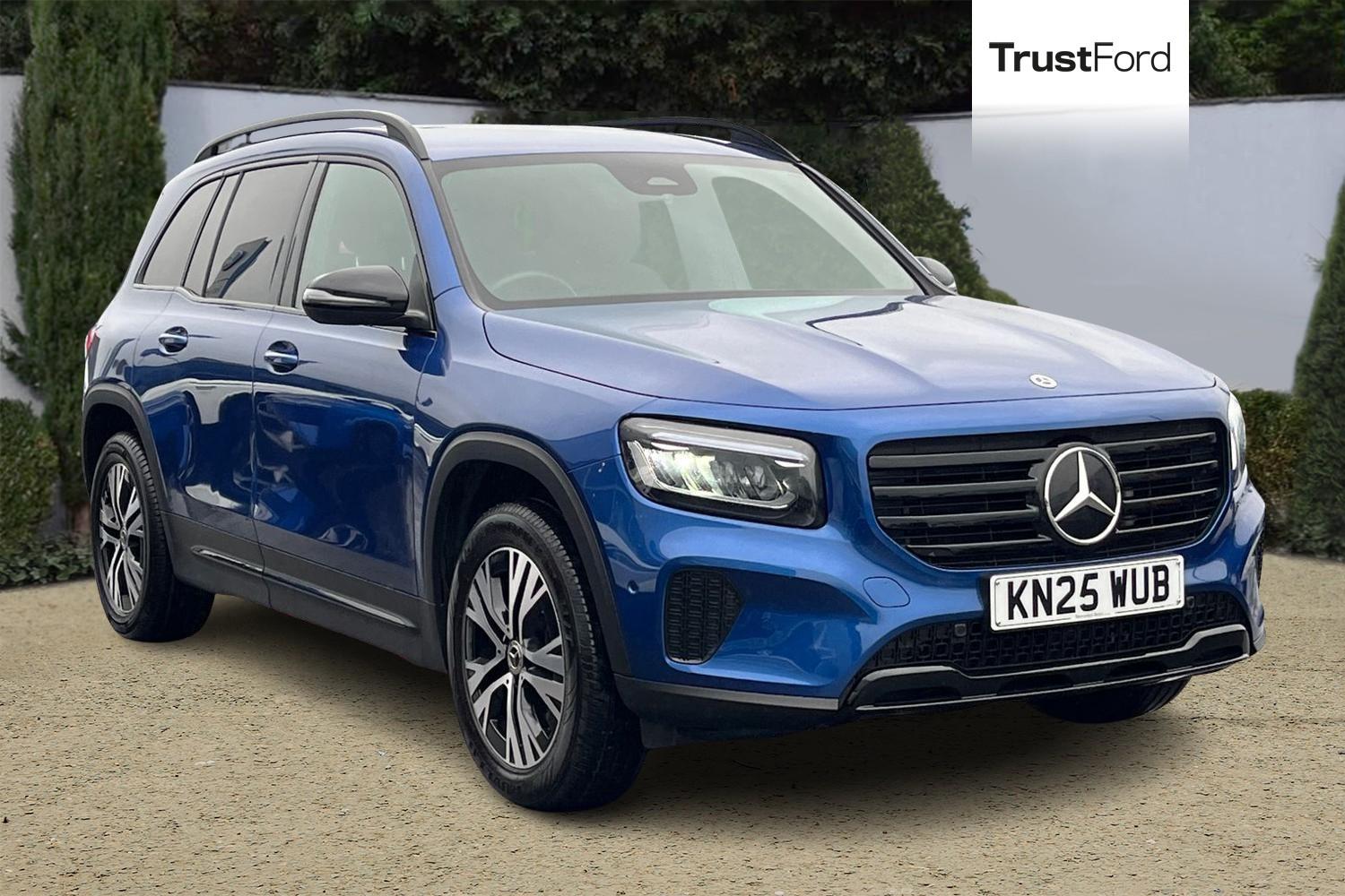 Mercedes-Benz GLB Photo 0