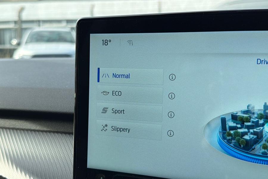 Ford Kuga Photo autoimg-3d13d413e82f2923dd56ee5e87e7f554068db8c2.jpg