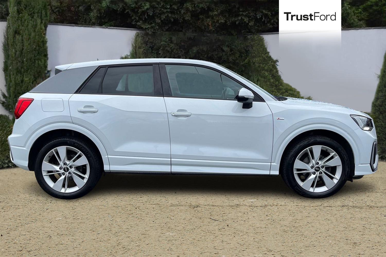 Audi Q2 Photo 2