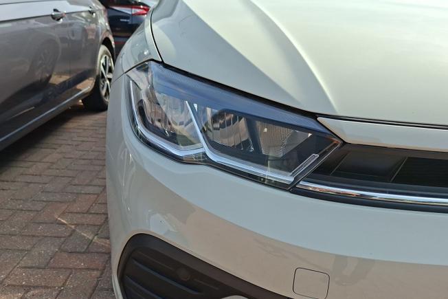 VOLKSWAGEN Polo Photo 19