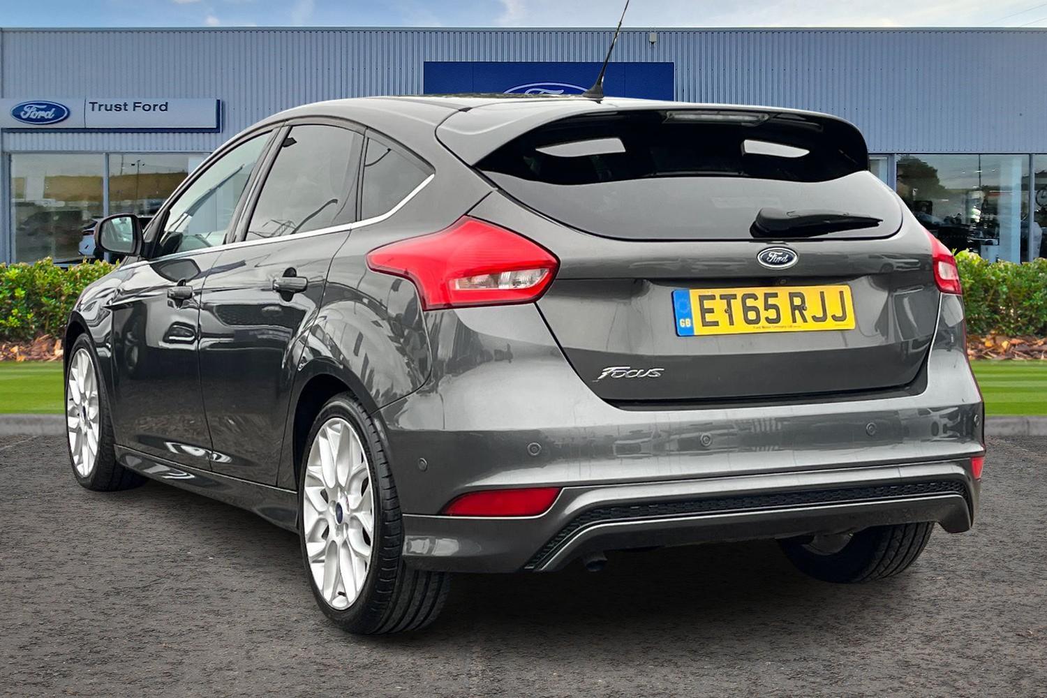 Ford FOCUS Photo 1