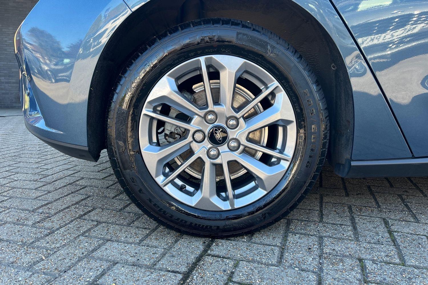 Ford Focus Photo 7