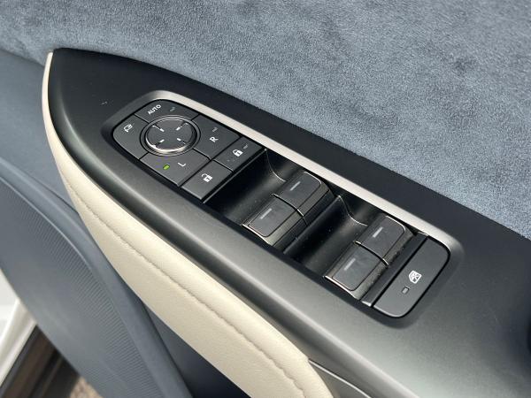 Lexus RZ Photo autoimg-3d260bfa2bae18dcc17c2dd2f42aae3fd3936dd4.jpg