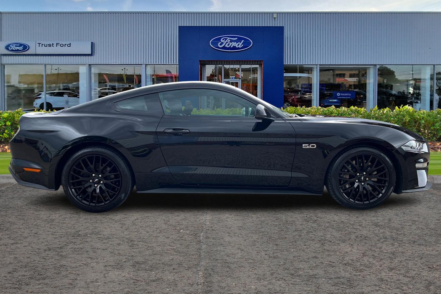 Ford Mustang Photo 2