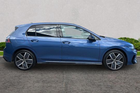 Volkswagen Golf Photo autoimg-3d299cf9d68d4300fec71b7b68188791a448af28.jpg